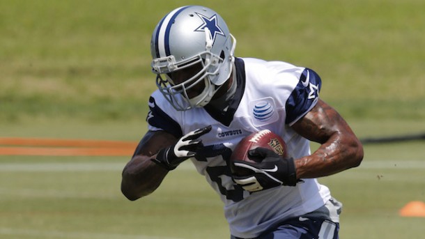 May 27, 2015; Dallas, TX, USA; Dallas Cowboys running back Darren McFadden (20) runs with the ball during OTAs at Dallas Cowboys Headquarters. Mandatory Credit: Matthew Emmons-USA TODAY Sports